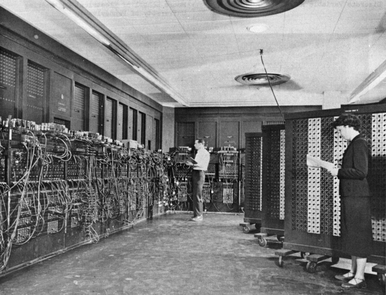 Glen Beck und Betty Snyder programmieren die ENIAC