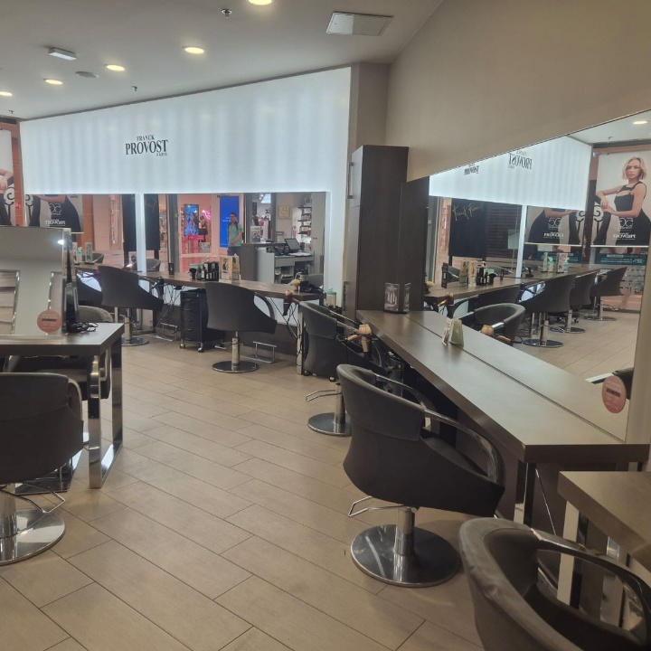 Foto 4 di Franck Provost - Coiffeur Evry