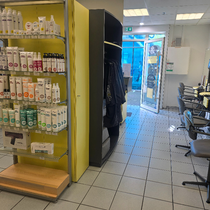 Foto 3 di Coiff&Co - Coiffeur Plerin