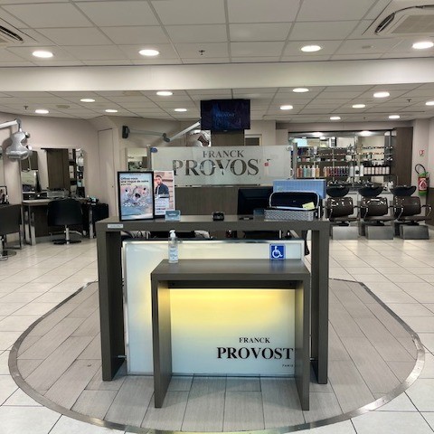 Foto 2 di Franck Provost - Coiffeur Pacé
