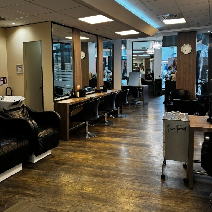 Foto 5 di Franck Provost - Coiffeur Brest