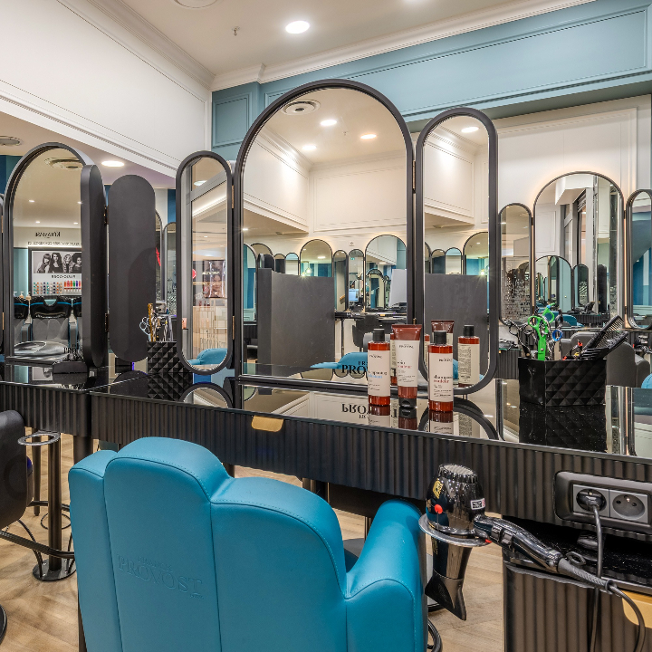 Foto 10 di Franck Provost - Coiffeur Brest
