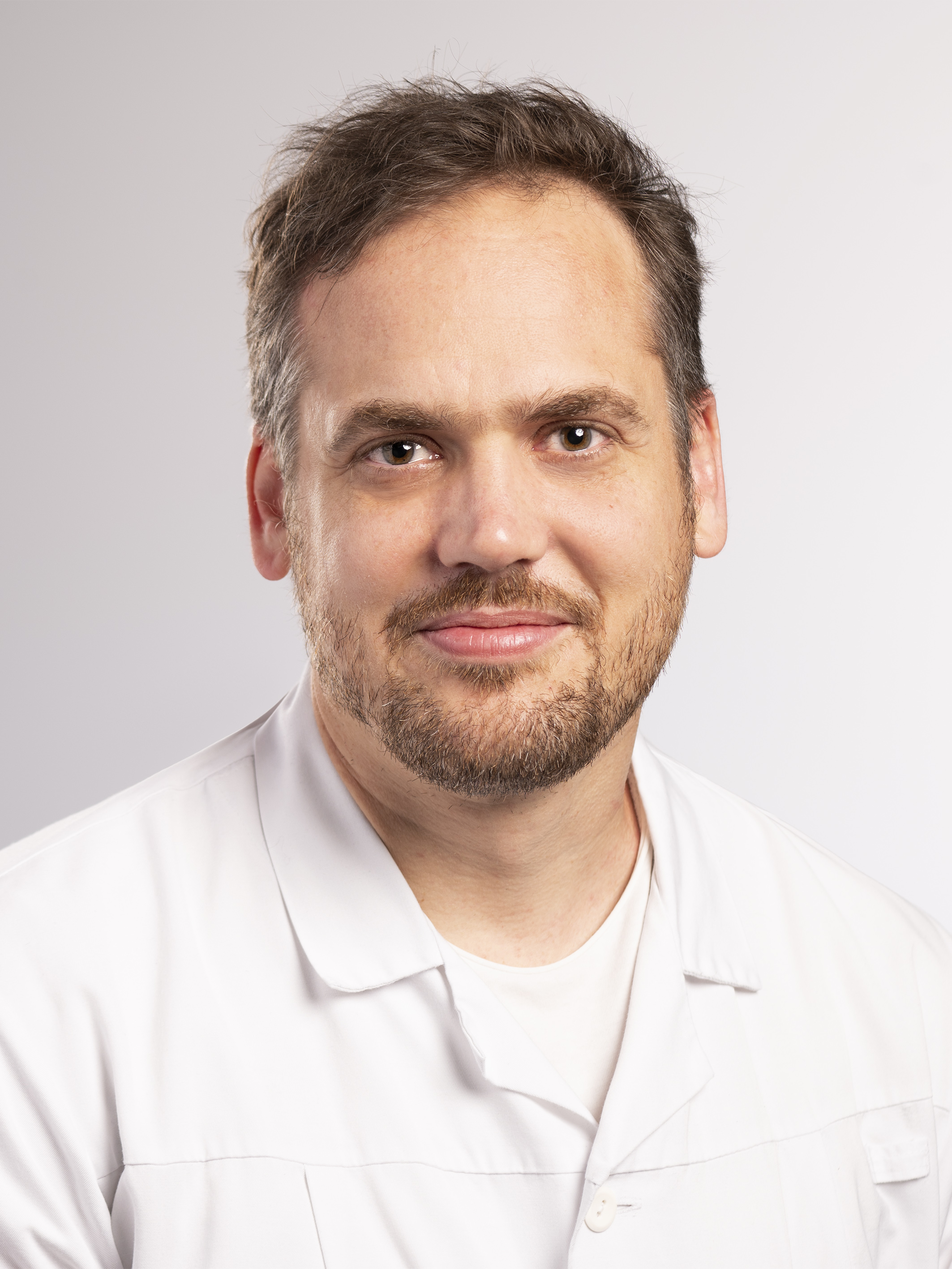 Dr Christian Ayer