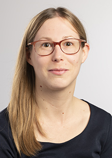 Mme Sophie Bellon