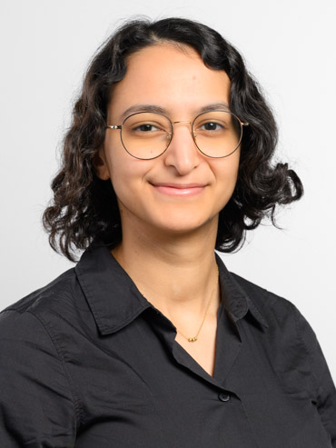  Farah Briki