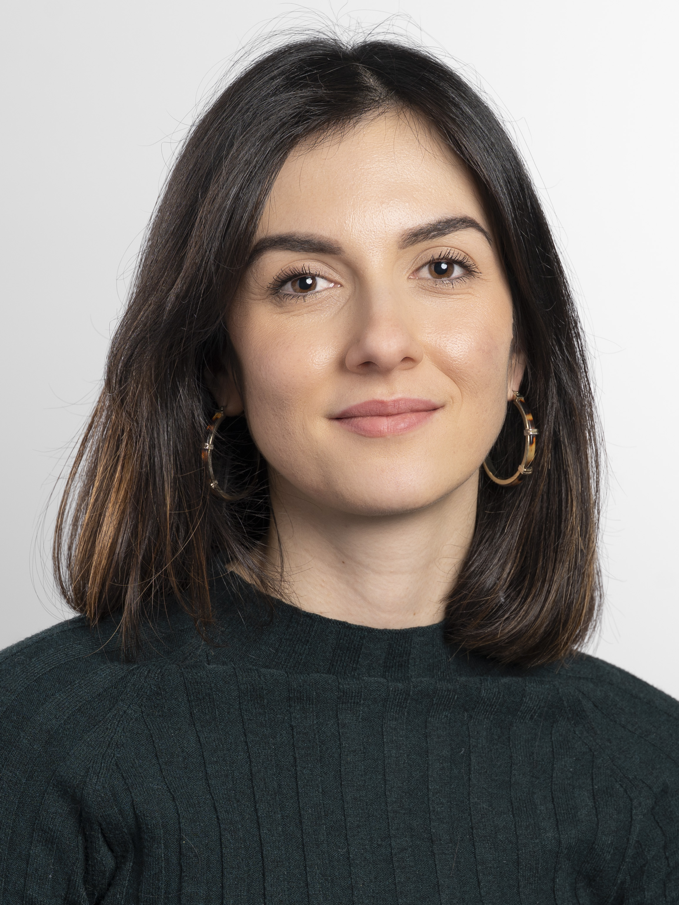 Mme Michela Lotrecchiano