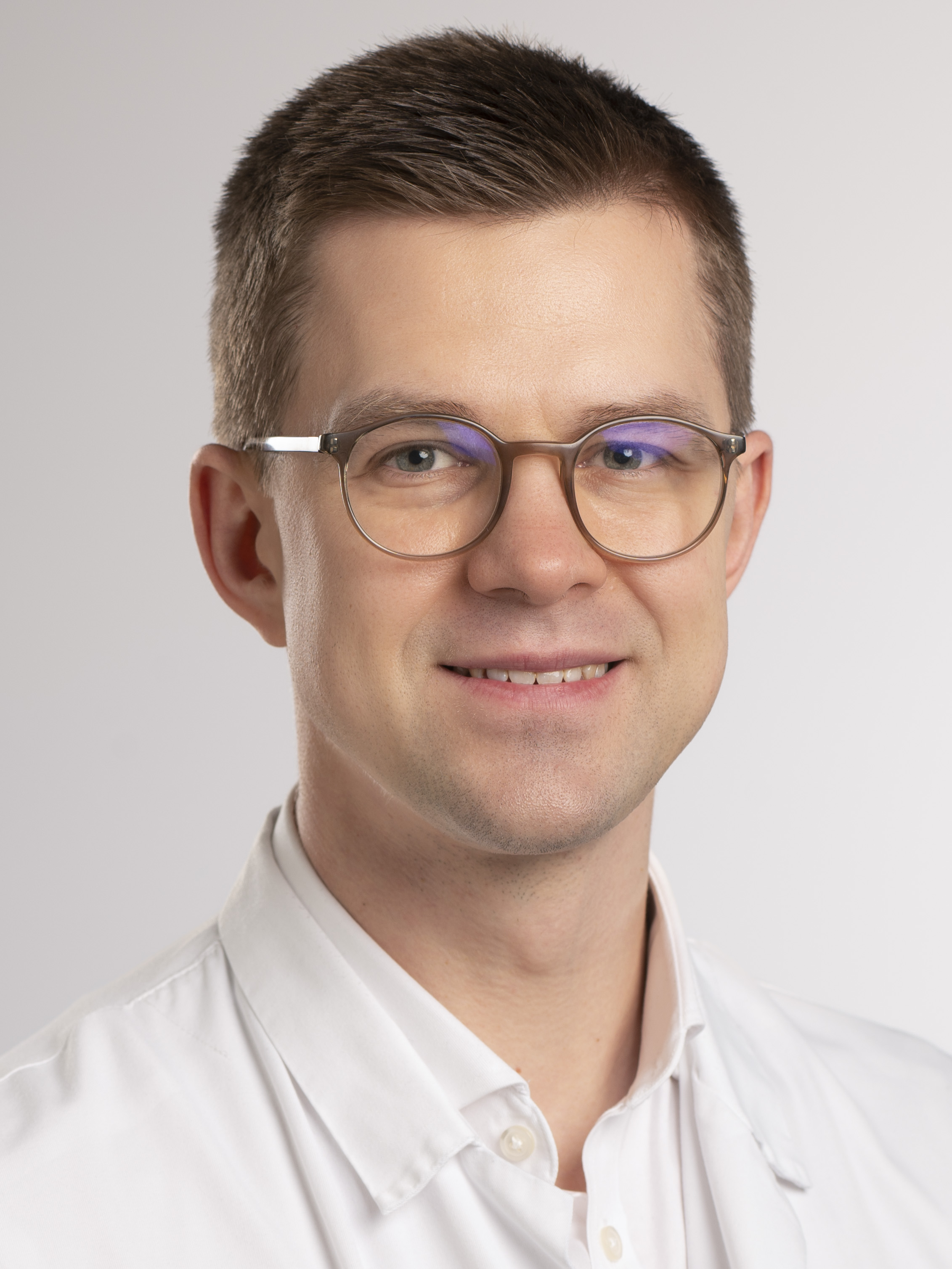 Dr Arnas Rakauskas