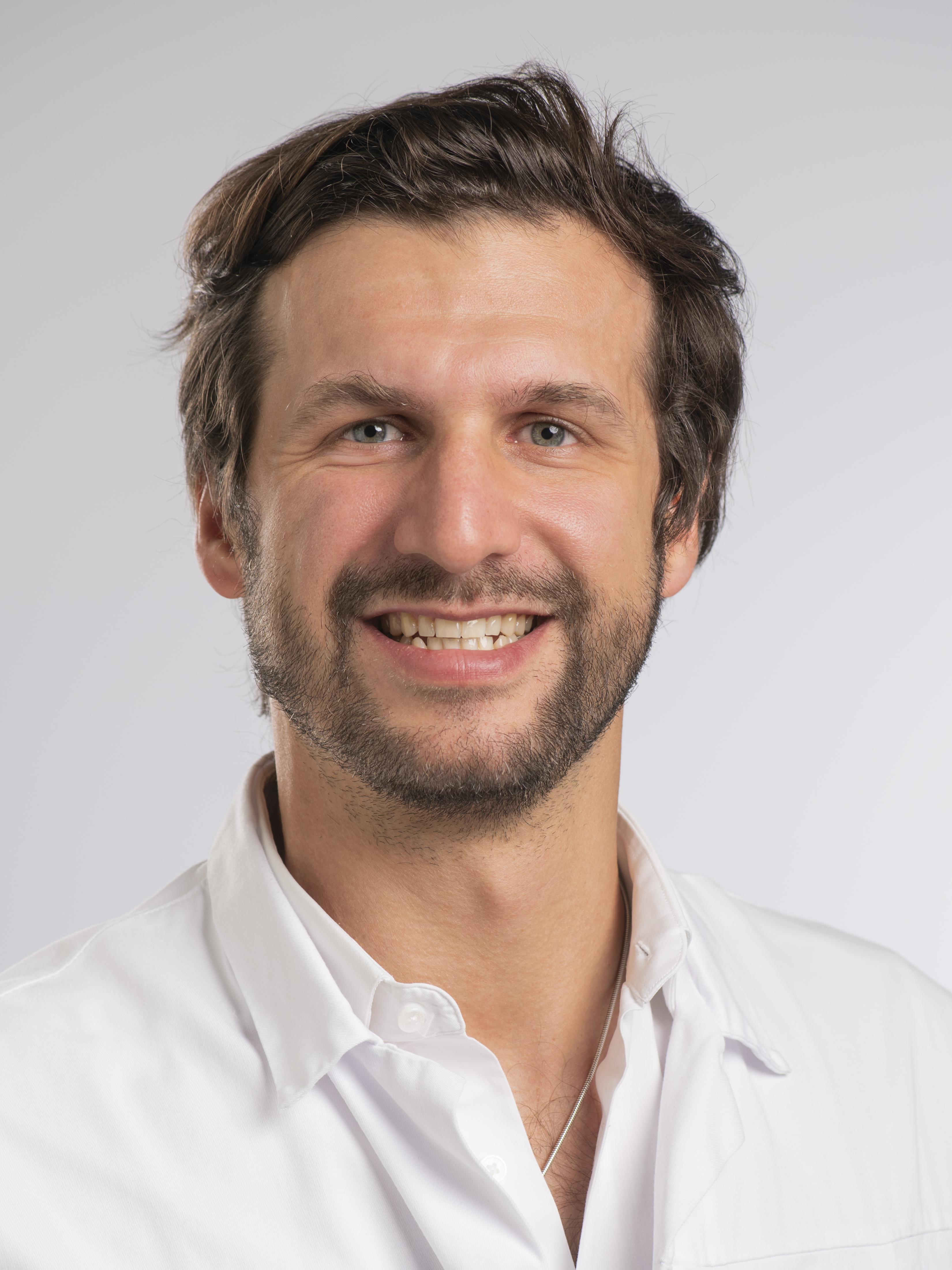 Dr Nicolas Villard