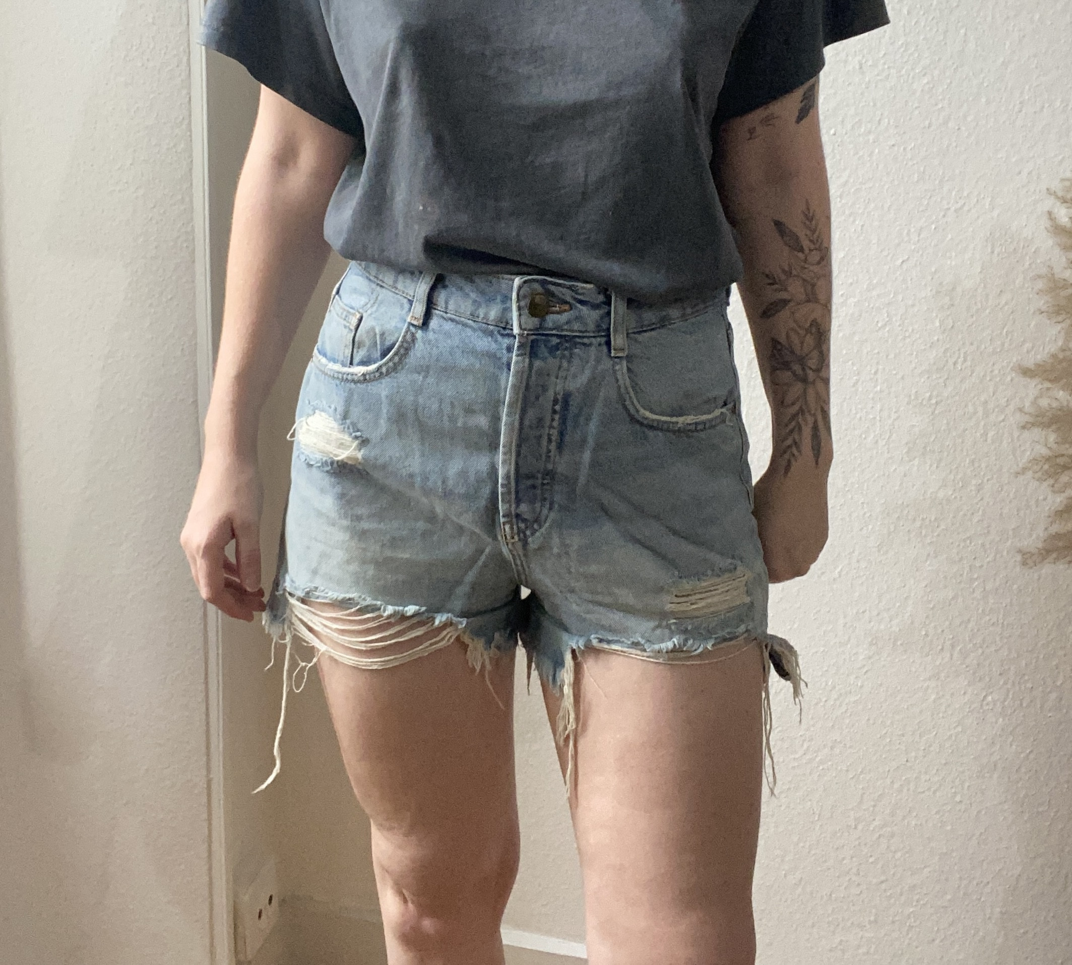 Ripped denim shorts