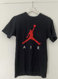 T-shirt noir Jordan