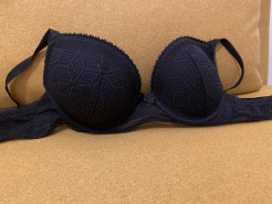 Black bra with lace (70E)