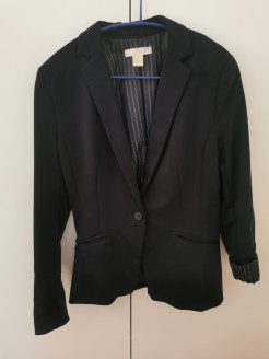 Long-sleeved belted blazer from H&M