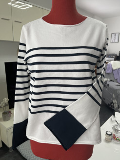 Sailor-style sweatshirt in white and blue polyester jersey