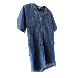 Mailanges Kleid aus leichtem Denim