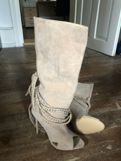 Heeled boots