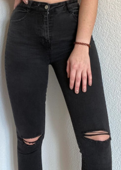 Jeans mit Löchern an den Knien