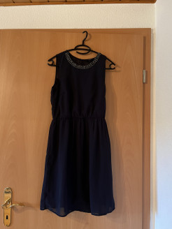 Marineblaues Kleid