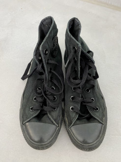 Black Converse hight boots