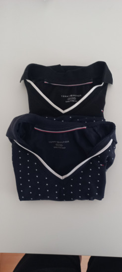 zwei neue Hilfiger-Poloshirts