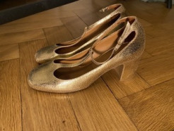 Court shoes, Salomé heels by Sézane, 7cm, gold