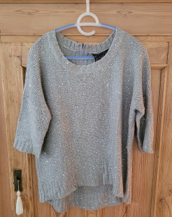 Grey knitted jumper, 3/4 length sleeves