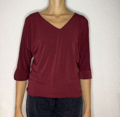 Kiabi burgundy and gold jumper