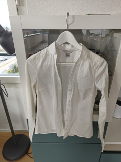 Slim-fitted white shirt