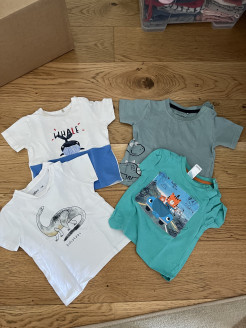 Lot de 4 t-shirts t.6 mois