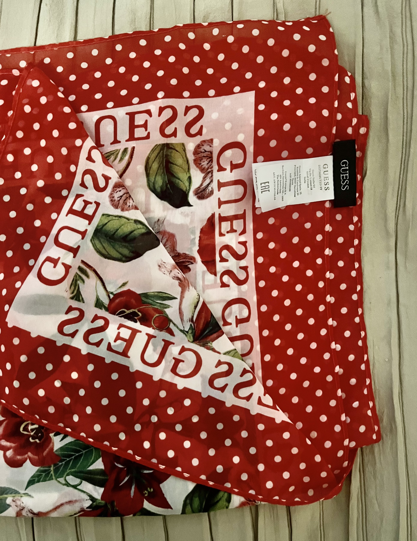 Guess Scarf