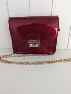 Red lacquered bag