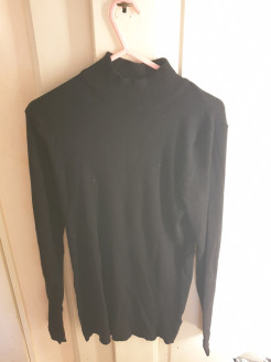 Schwarze Pullover