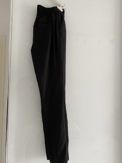 Schwarze Hose