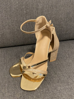 formal sandals with high heels (~5cm)