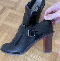 Clarks 36 black leather heels
