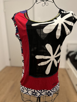 Pretty T-shirt Size S Desigual