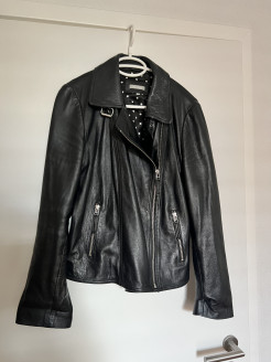 Black leather perfecto jacket