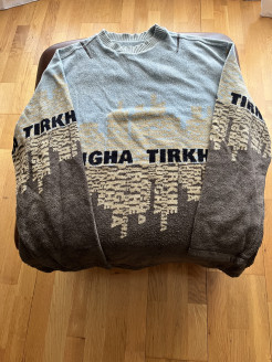 Boy's sweatshirt, size 16, in good condition