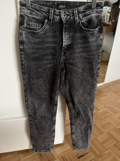 Mom only-Jeans schwarz verwaschen Größe 36