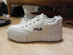 Baskets blanches FILA Taille 40