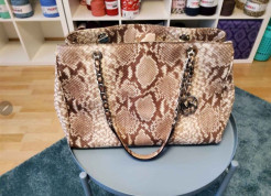 Neue Michael Kors Ledertasche mit Schlangenprint