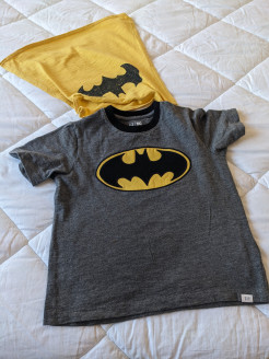 T-shirt + cape Batman