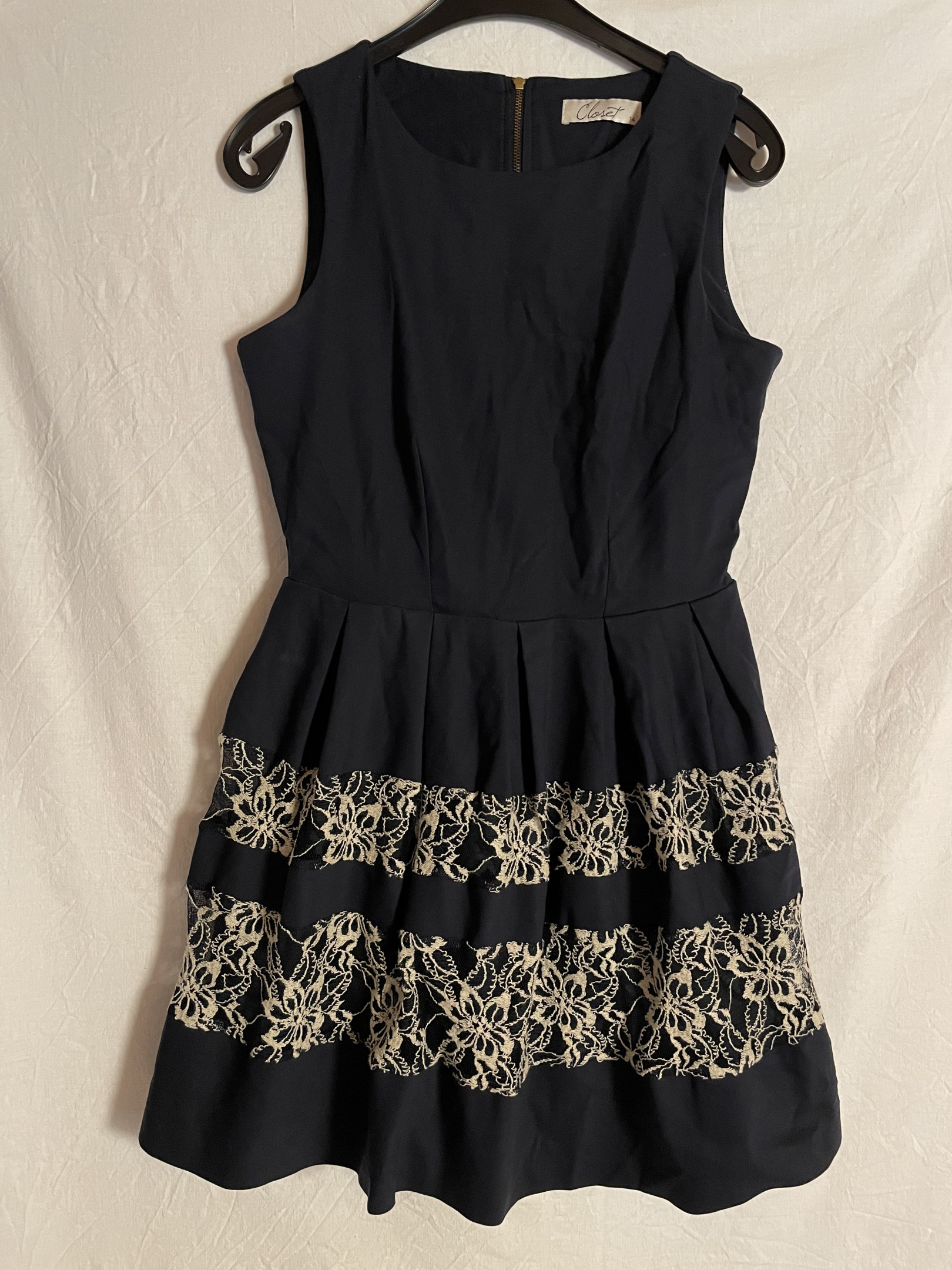 short lace dress
