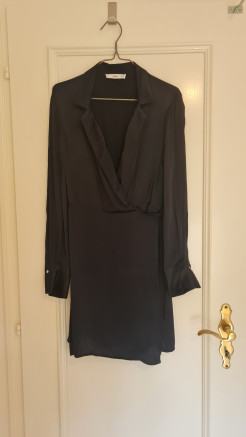 Kleid schwarz Satin Mango