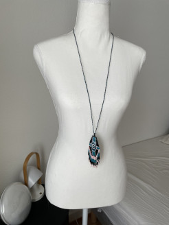 Halskette im Bohème-Stil aus Perlen
