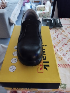 Safety shoes size 44