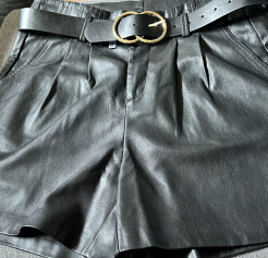 Imitation leather shorts with belt L