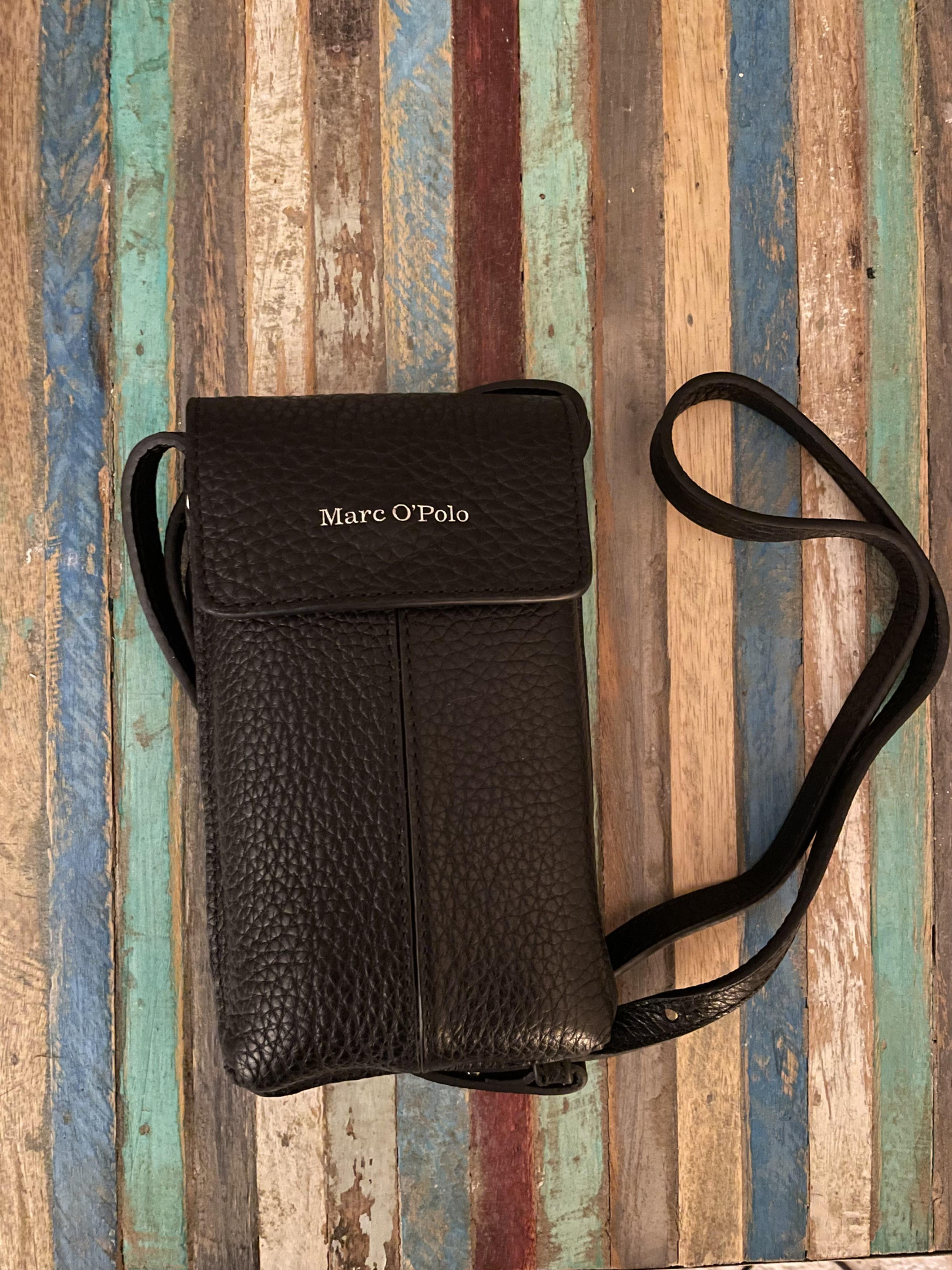 Marc O'Polo Kleine Tasche aus schwarzem Leder