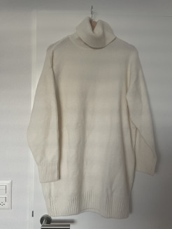 Mid-length knitted dress
