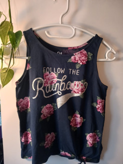 Set of 2 tops, one navy blue and the other white with roses, c&a