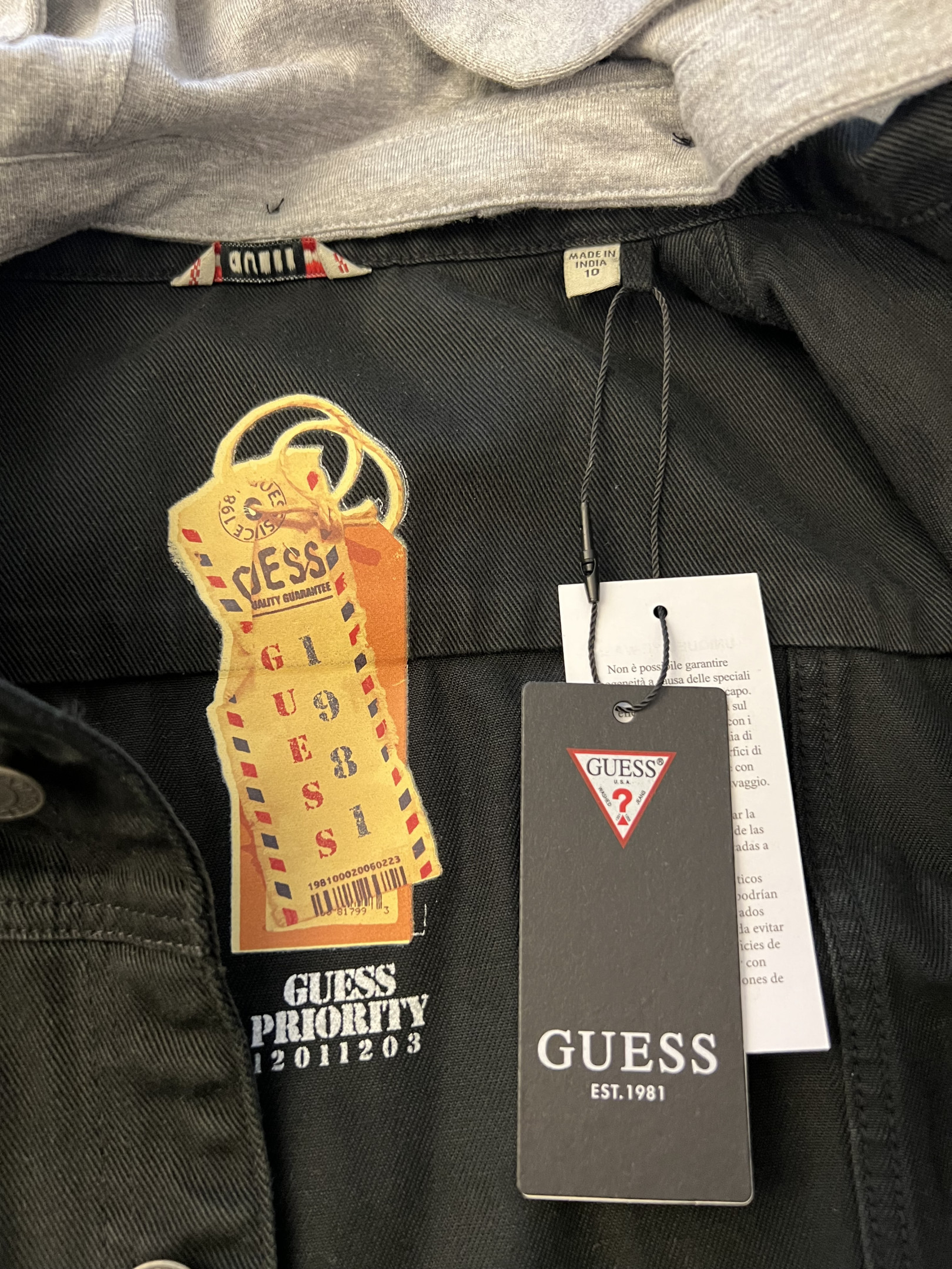 Guess hoodie jacket - Clozen